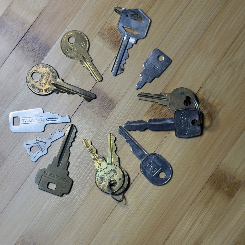 Vintage Mixed Key Lot Ford Dexter Master‎ Imperial ESP Wartian Lock Co Antique